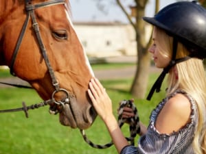 ジョッキーを目指す人はどのような学校に通うべきなの？